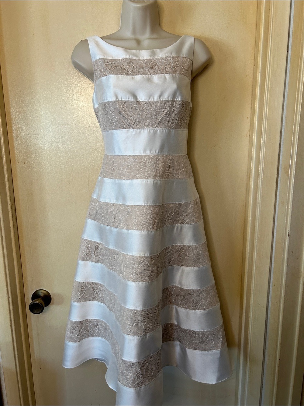 Adrianna Papell Cream and Beige Striped Lace Midi Dress size 4